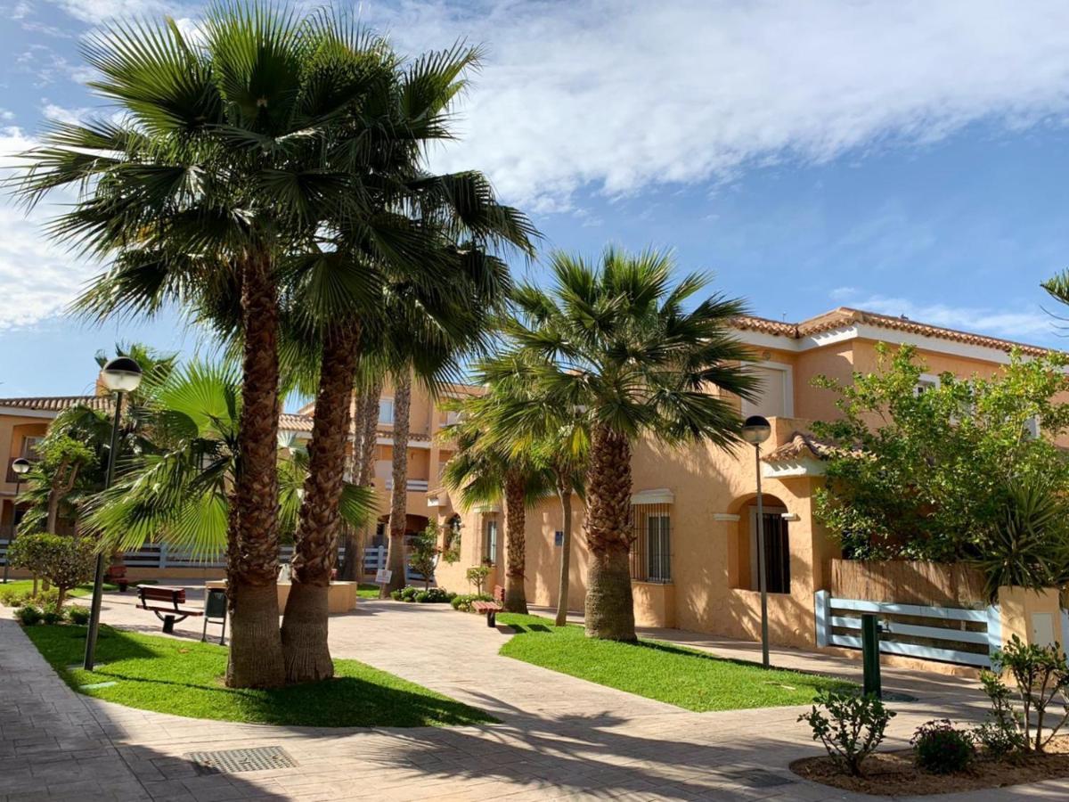 Marinas Sol - Tu Hogar Con Jardin Privado! Apartment Vera Bagian luar foto
