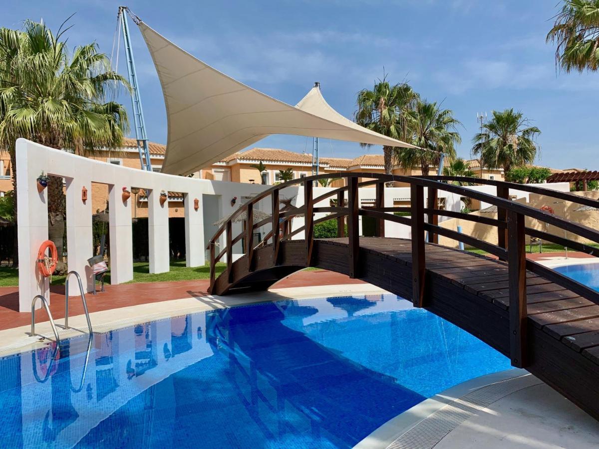 Marinas Sol - Tu Hogar Con Jardin Privado! Apartment Vera Bagian luar foto