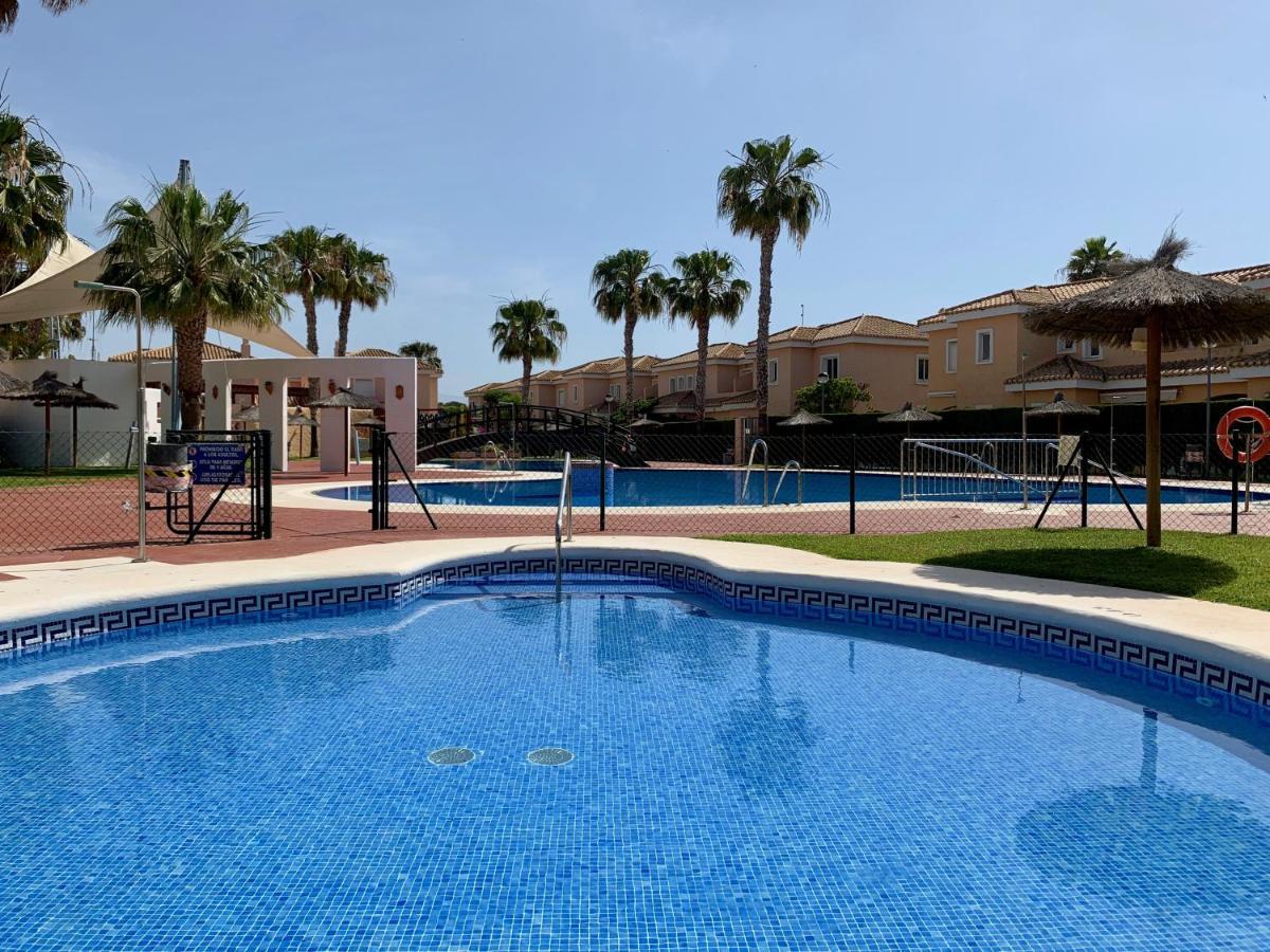 Marinas Sol - Tu Hogar Con Jardin Privado! Apartment Vera Bagian luar foto